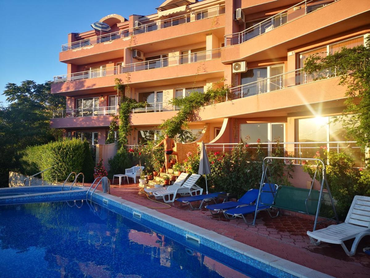Complex Karia IV Apartment Kavarna Luaran gambar