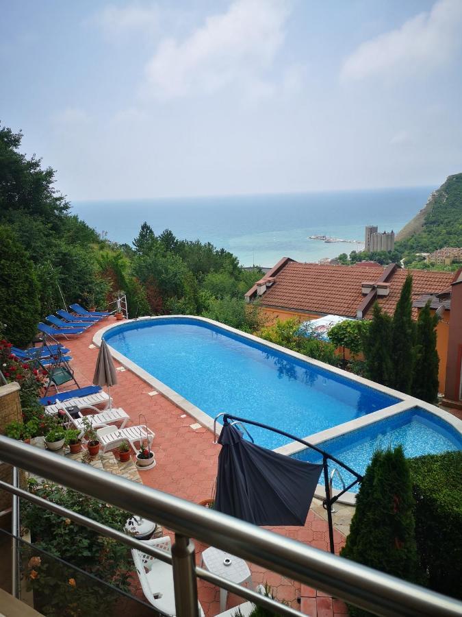 Complex Karia IV Apartment Kavarna Luaran gambar