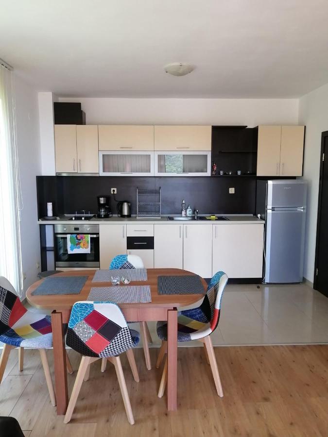 Complex Karia IV Apartment Kavarna Luaran gambar