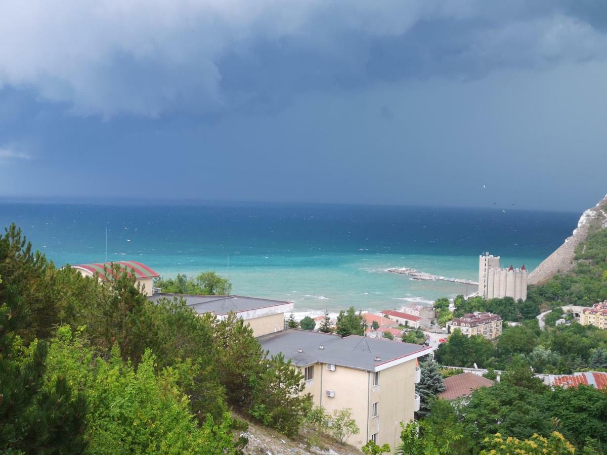 Complex Karia IV Apartment Kavarna Luaran gambar