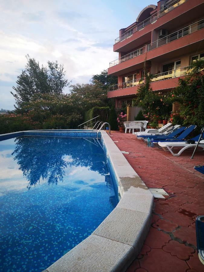 Complex Karia IV Apartment Kavarna Luaran gambar