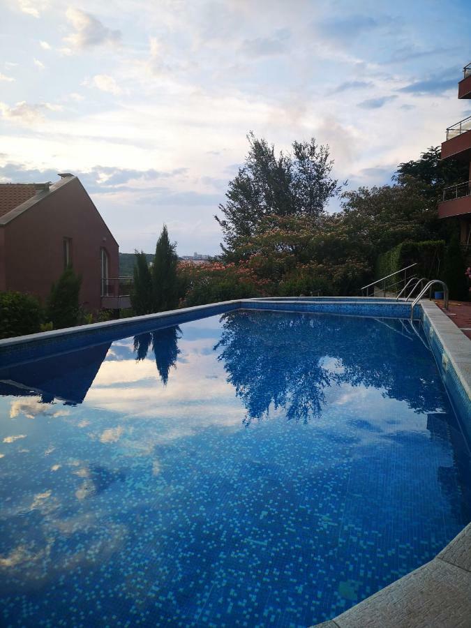 Complex Karia IV Apartment Kavarna Luaran gambar