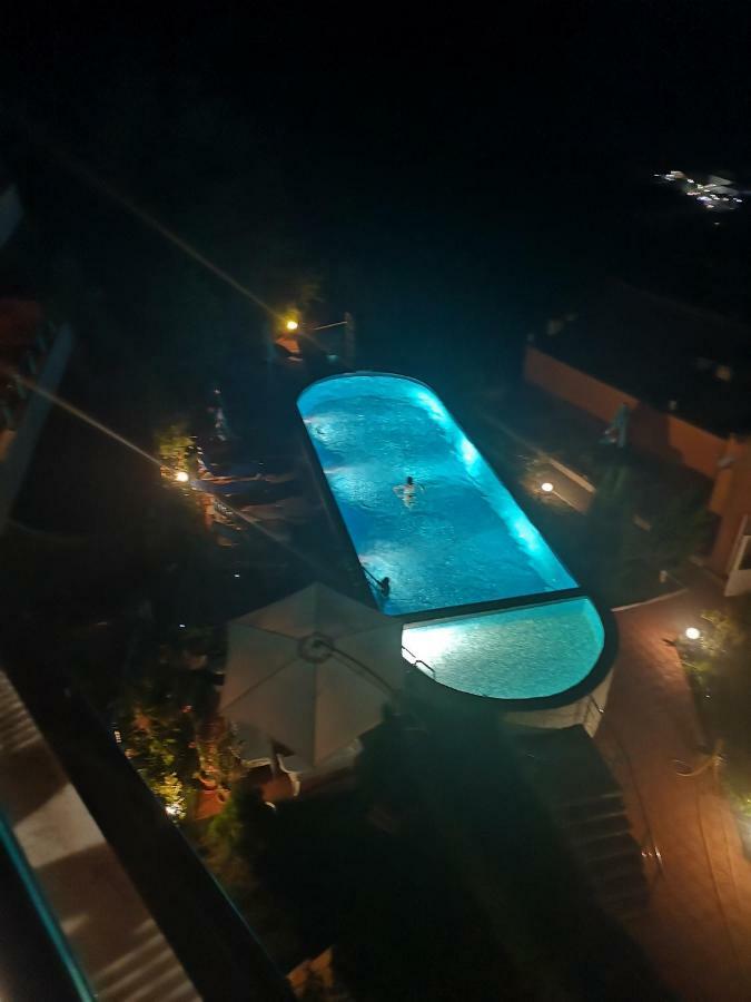 Complex Karia IV Apartment Kavarna Luaran gambar